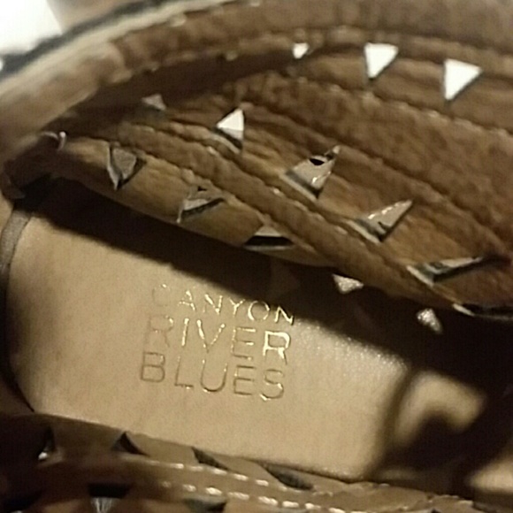 Canyon River Blues Cutout Shooties - Picture 6 of 8